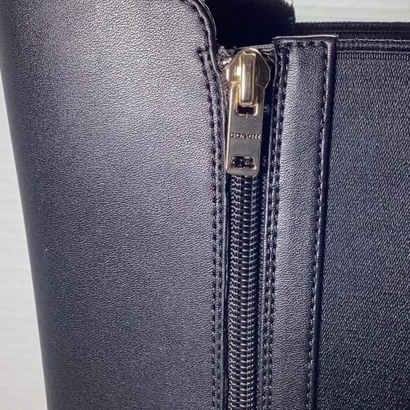 Coach - Picture 6 of 10